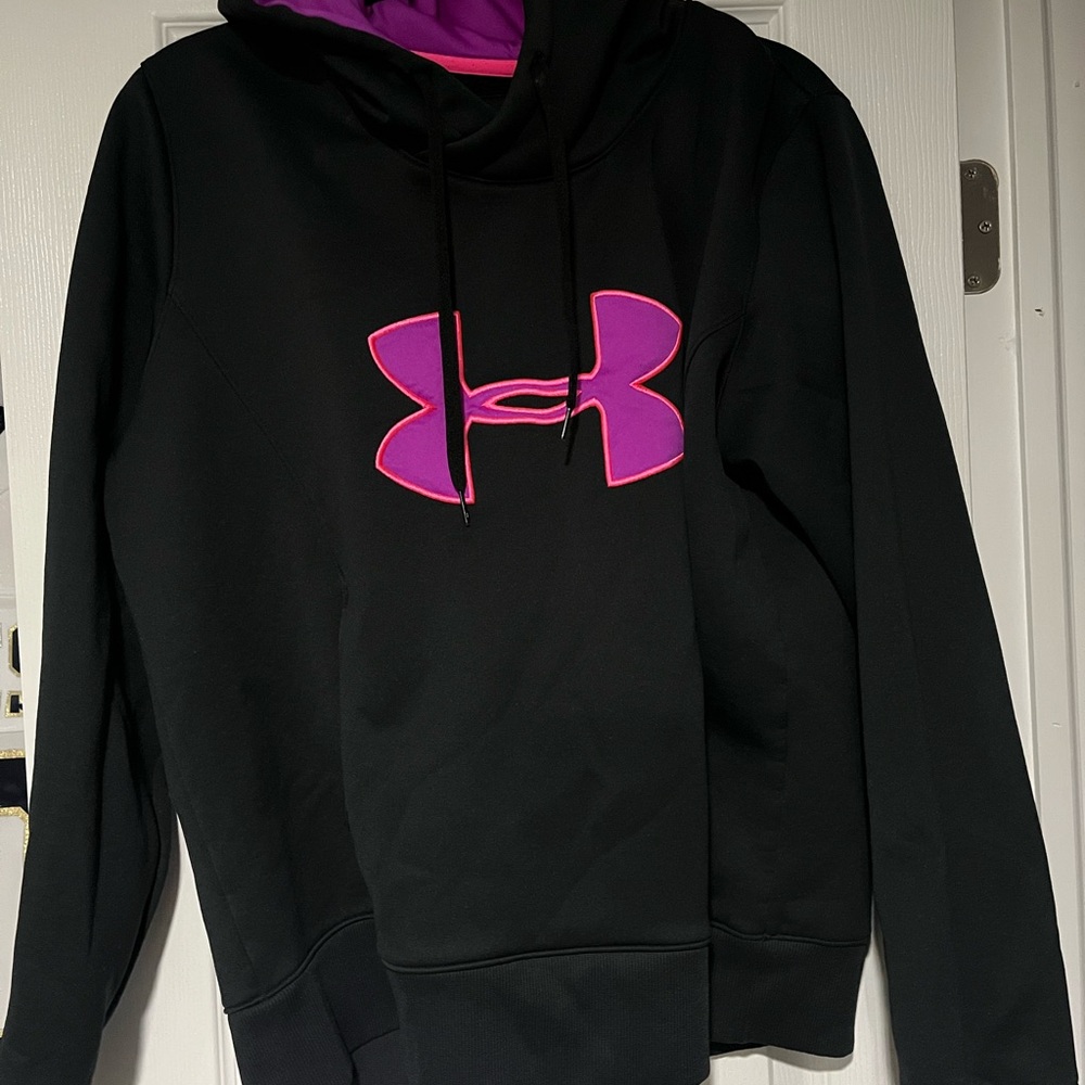Under Armour Black Hoodie with Purple Lining XL semi fitted